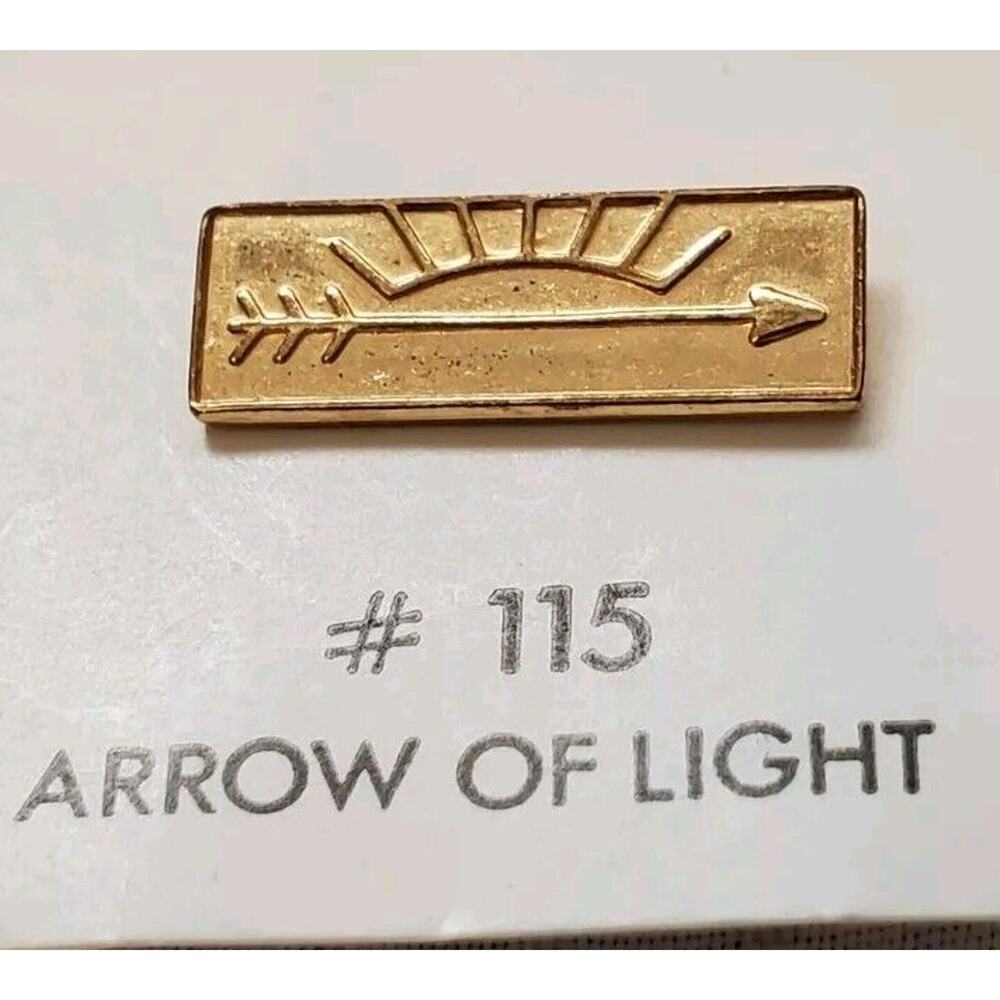 Vintage Bright Gold Tone ARROW OF LIGHT Cub Scout Webelos Pin Award BSA Scouts